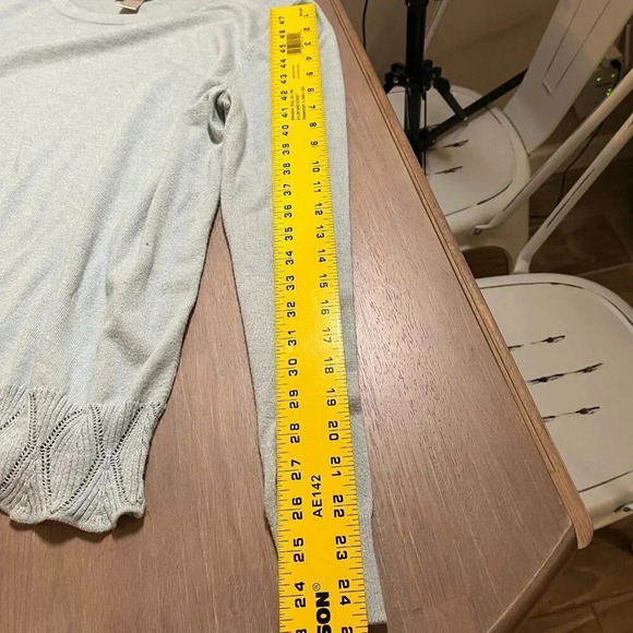 Women’s Loft Top Size Large - Picture 8 of 8